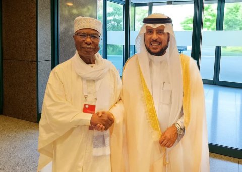 En representación de la LigadelMundoIslamico , el Secretario general adjunto, el Dr. Abdulrahman Al-Zaid