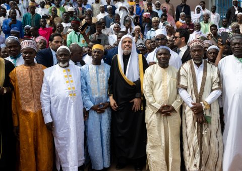 Voici des images du lancement du concours de mémorisation du Coran de la Ligue islamique mondiale pour l’Afrique de l’Ouest, qui a eu lieu au stade Lino Correia, dans la capitale de la République de Guinée-Bissau.