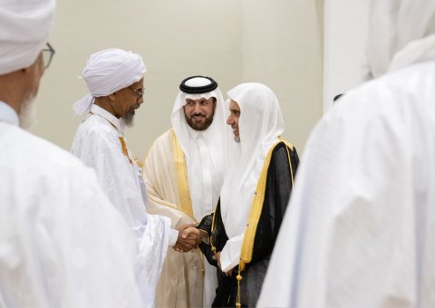 معالي الأمين العام، رئيس هيئة علماء المسلمين، المشرف العام على متاحف السيرة النبوية، فضيلة الشيخ د.محمد العيسى، يصِل إلى العاصمة الموريتانية على رأس وفدٍ من رابطة العالم الإسلامي،