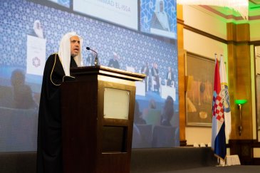 معالي الشيخ د.محمد العيسى في كلمته الافتتاحية لمؤتمر: الإخوة الإنسانية لتعزيز الأمن والسلام