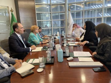 قامت مبعوثة الولايات المتحدة الأميركية الخاصة لرصد ومكافحة معاداة السامية السفيرة ديبورا ليبستات بزيارة لمكتب الرابطة في الرياض