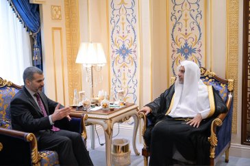 التقى معالي الأمين العام، رئيس هيئة علماء المسلمين، فضيلة الشيخ د.⁧‫محمد العيسى‬⁩‬⁩ في مكتبه بمكة المكرمة، سعادةَ القنصل العام لجمهورية العراق بالمملكة العربية السعودية، السيد محمد سمير النقشبندي