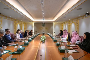 ‏استقبل معالي الأمين العام لرابطة العالم الإسلامي رئيس هيئة علماء المسلمين فضيلة الشيخ د.⁧‫محمد العيسى‬⁩ ‬⁩، في مكتبة بالرياض وفداً من القيادات الفكرية الألمانية من مختلف مراكز الأبحاث والفكر