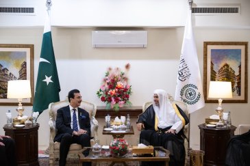 استقبل معالي الأمين العام، رئيس هيئة علماء المسلمين، فضيلة الشيخ د.⁧‫محمد العيسى‬⁩ ⁦‬⁩، دولة رئيس مجلس الشيوخ يوسف رضا الكيلاني