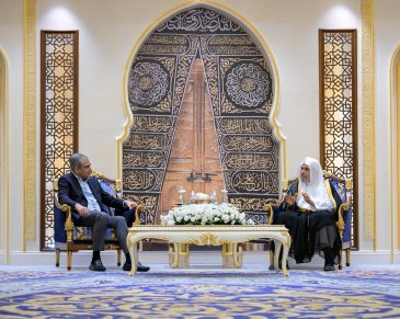 ‏استقبل معالي الأمين العام، رئيس هيئة علماء المسلمين، فضيلة الشيخ د.⁧‫محمد العيسى‬⁩ ‬⁩، معاليَ وزير الداخلية وزير مكافحة المخدرات الباكستاني، سيد محسن رضا نقوي
