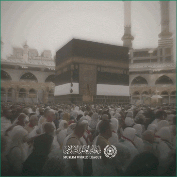 Dari timur hingga barat bumi, umat Islam berkumpul dalam sebuah pemandangan persatuan iman yang paling agung: Satu Tuhan.. satu kiblat.. dan satu doa.