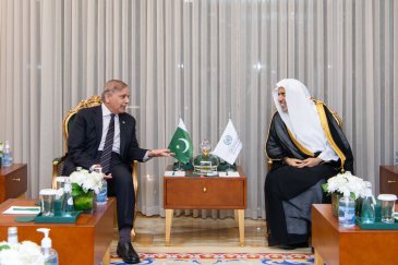 His Excellency Mr.ShehbazSharif, the Prime Minister of the Islamic Republic of Pakistan, visited the Muslim World League and met with His Excellency Sheikh Dr.Mohammed Al-issa, Secretary General of the MWL 