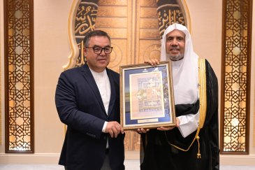 الأمين العام لرابطة العالم الإسلامي يستقبل رئيس مركز الحضارة الإسلامية بمجلس الوُزراء بجُمهورية أوزبكستان