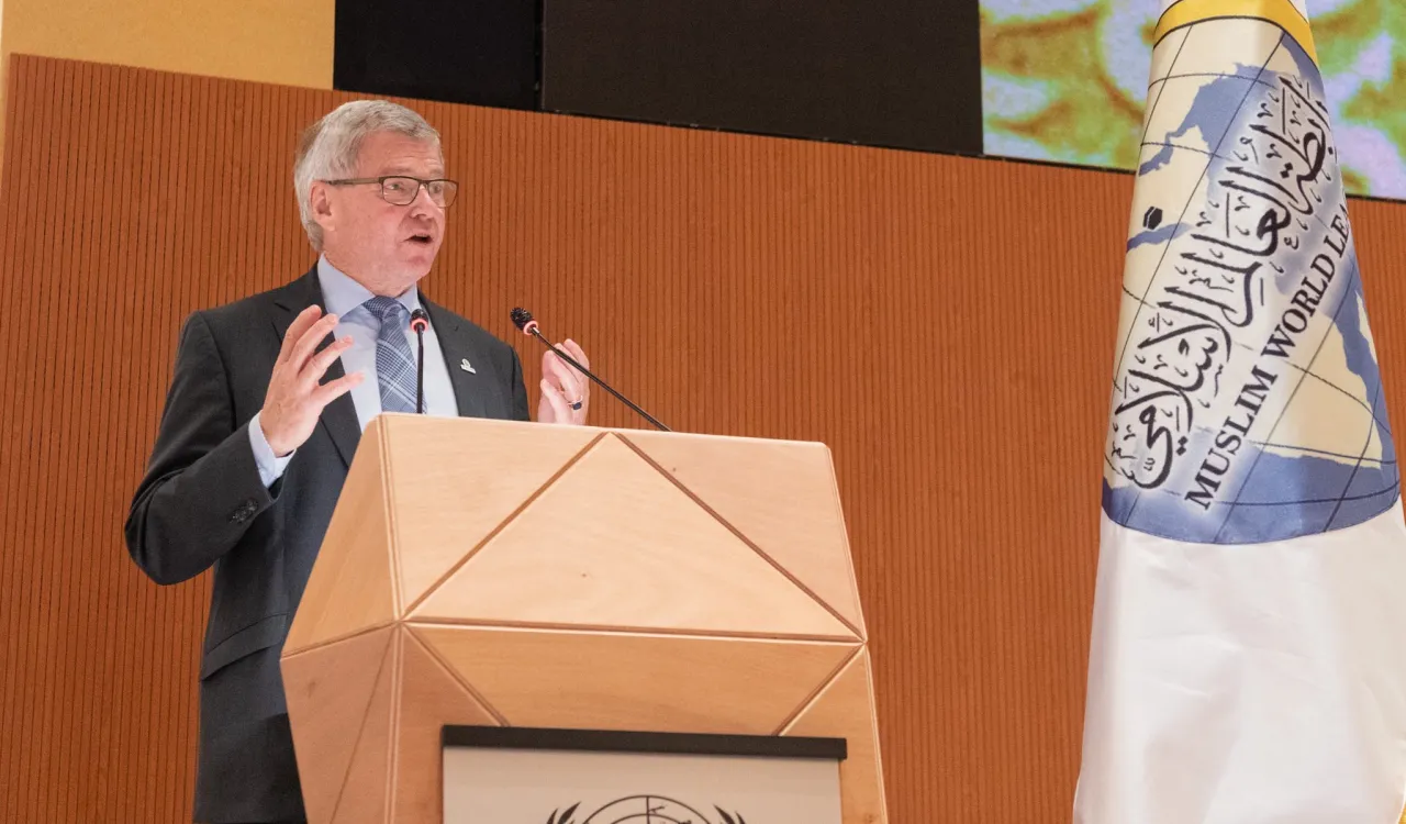 L’ancien Premier ministre de Norvège lors de la session sur «La déclaration de Genève» organisé par la LIM au NU:«Le discours qui qualifie les musulmans d’ennemis de l’Europe est navrant ;la plupart des actes terroristes ont été commis par l’extrême droite ou gauche».