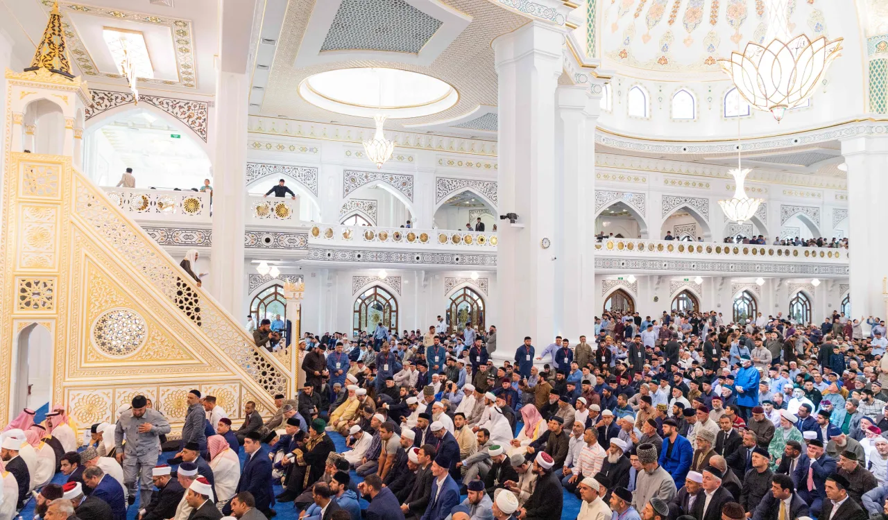 Prêche de Mohammad Alissa en présence de hauts dignitaires à l’occasion de l’inauguration de la plus grande mosquée d’Europe à Grozny