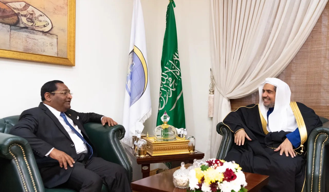 ڈاکٹر محمد العیسی‬⁩ سے ملاقات کے دوران ⁧‫مملکت‬⁩ میں ⁧‫مالدیپ‬⁩ کے سفیر نے ⁧‫سریلنکا‬⁩ میں دہشتگرد واقعات کے بعد رابطہ کی کانفرنس کو،جس نے بین المذاہب امن میں کردار ادا کیا
