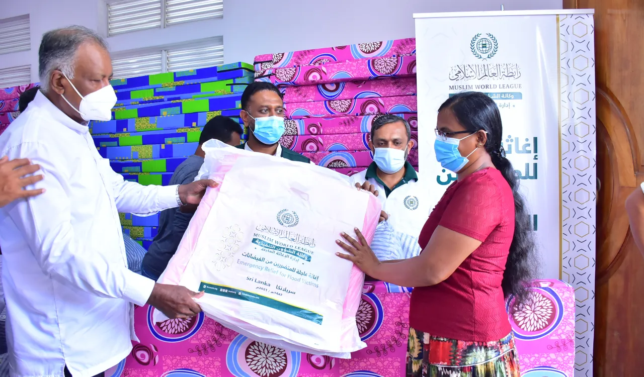 Des produits d’entretien ont été livrés aux personnes touchées par les inondations au Sri Lanka.