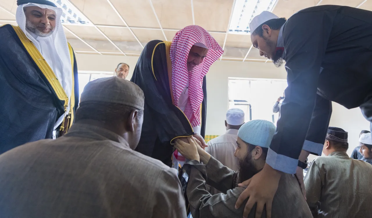 رابطہ عالم اسلامی دنیا بھر میں نابینا افراد کی ضروریات کی تکمیل کے لئے کوشاں رہتی ہے