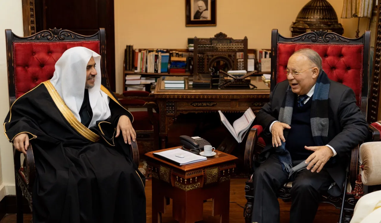 Le président du Conseil français du culte musulman et recteur de la Grande Mosquée Paris D. Dalil Boubakeur a émis un communiqué où il remercie le D.Mohammad Alissa pour ses efforts mondiaux pour présenter la modération de l’Islam et où il présente la Charte Mecque.