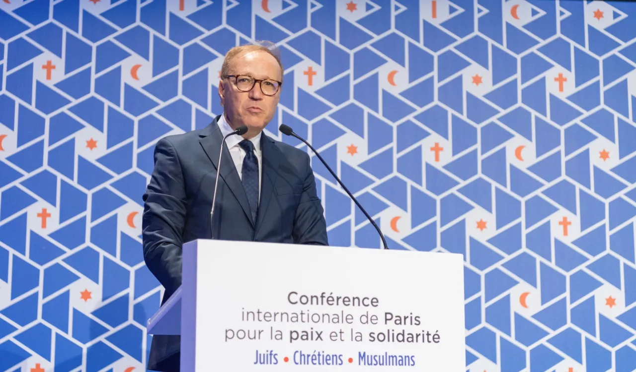 ”آفیشل“ اسلام فرانس فاؤنڈیشن کے صدر، عظیم مفکر اور  معاشرتی امن اور قومی یکجہتی کے سرگرم کارکن ڈاکٹر غالب بن شیخ  نے عظیم کانفرنس میں بڑی تعداد میں چیدہ اور متنوع شخصیات کی شرکت پر اپنی خوشی کا اظہار کیا ہے