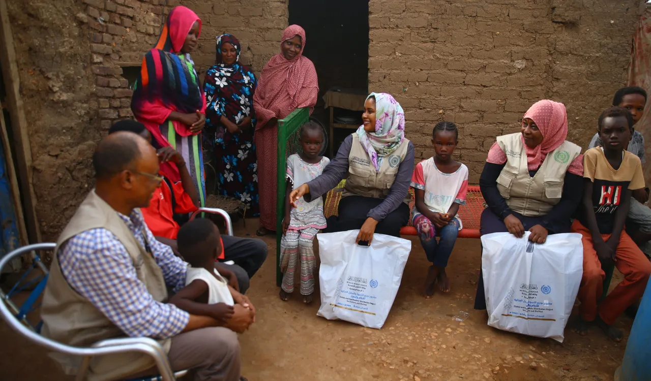 سوڈان میں رابطہ عالم اسلامی کی جانب سے امدادی اور غذائی پروگرام کی پہلی مہم کا آغاز