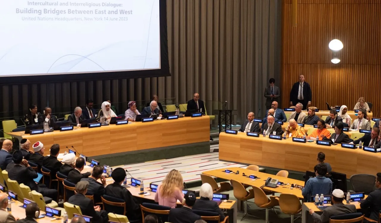 رابطہ عالم اسلامی کی جانب سے اقوام متحدہ سے”مشرق اور مغرب کے درمیان مفاہمت اور امن کے پُلوں کی تعمیر“  کے اقدام کا آغاز۔