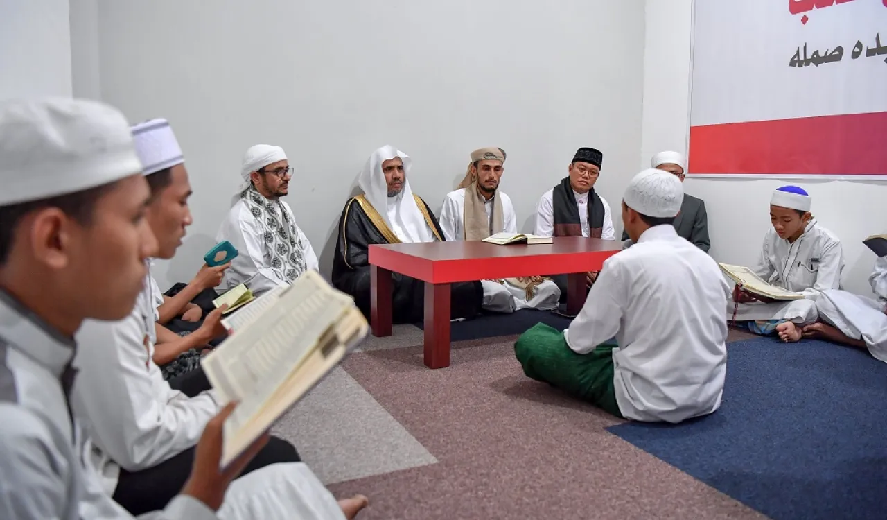 لغت قرآن سب کے لئے پروگرام کے تحت: الحمد اللہ رابطہ عالم اسلامی  عربی زبان کو عالمی سطح پر متعارف کرانے کے پروگراموں کے تسلسل کو یقینی بنارہی ہے