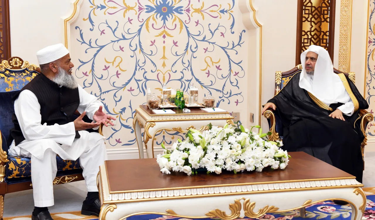 جناب دبيركل و رئيس انجمن علمای مسلمان، آقای شيخ دكتر محمد العیسی در پایگاه سازمان همبستگی در مکه مکرمه با مفتی بزرگوار نیوزلند، جناب آقای شیخ محمد عامر فیض الرحمن ديدار کرد.