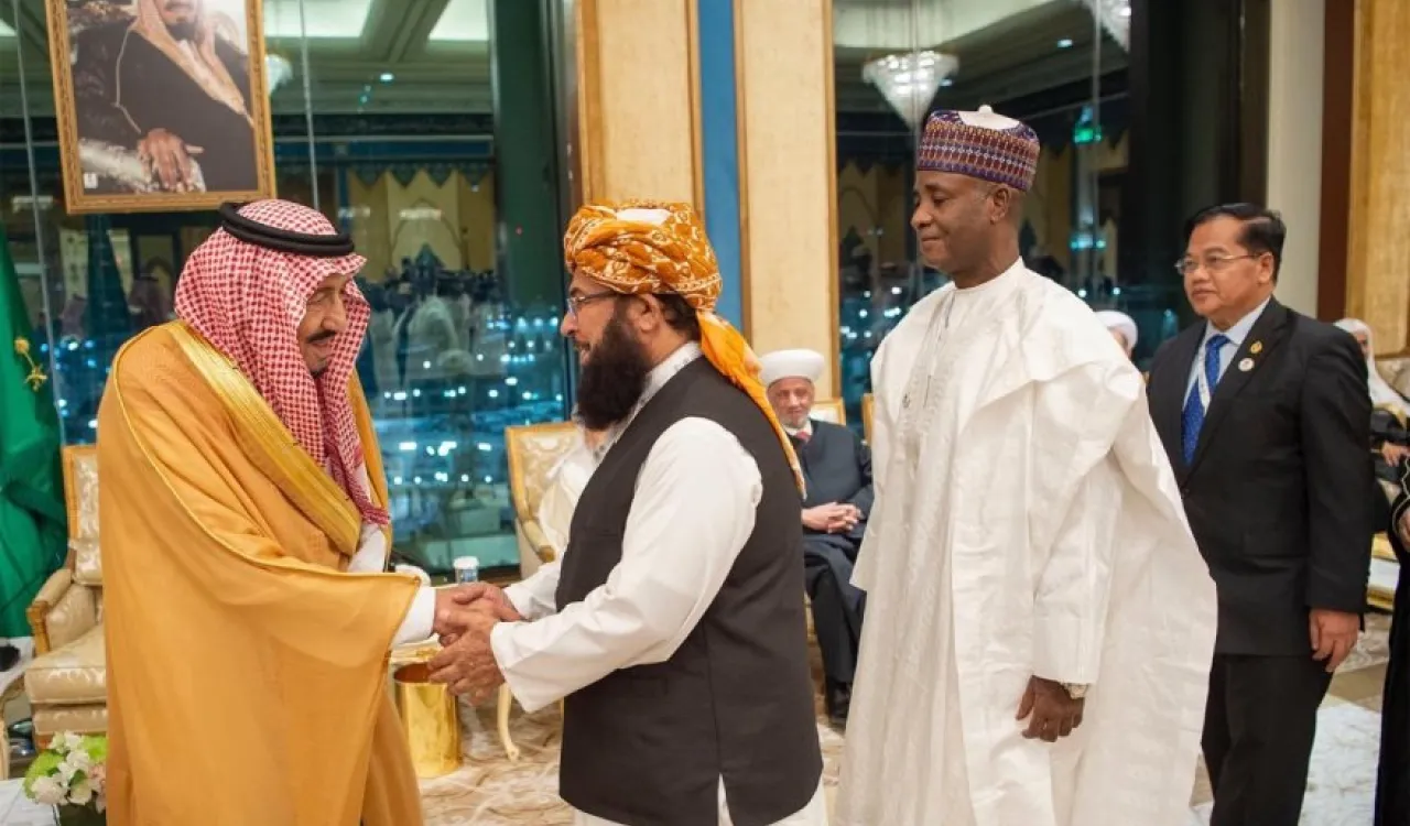 المؤتمرون: يرفعون أسمى آيات الشكر والتقدير والامتنان لمقام ⁧خادم الحرمين الشريفين⁩ "حفظه الله" على رعايته الكريمة لـ مؤتمر وثيقة مكة المكرمة⁩