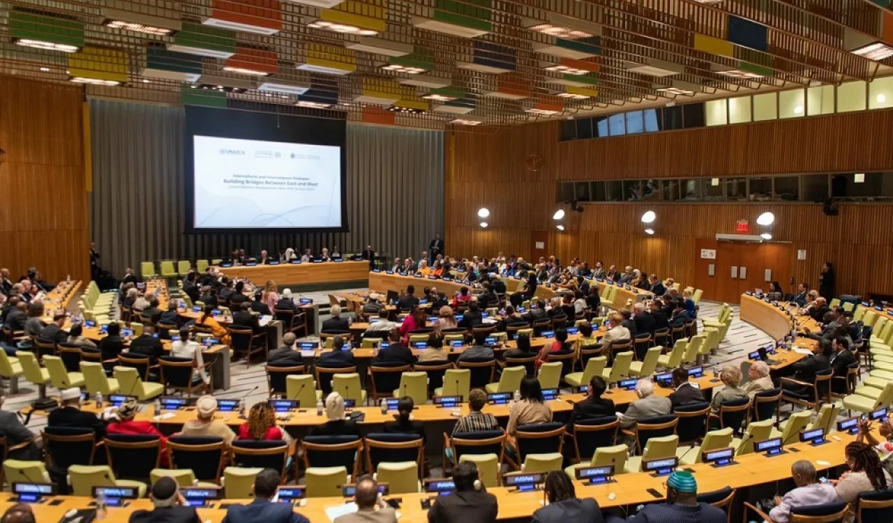 From the United Nations platform and with the participation of its leaders:  Dr. Al-Issa launches the Muslim World League initiative of "Building bridges of understanding and peace between East and West"