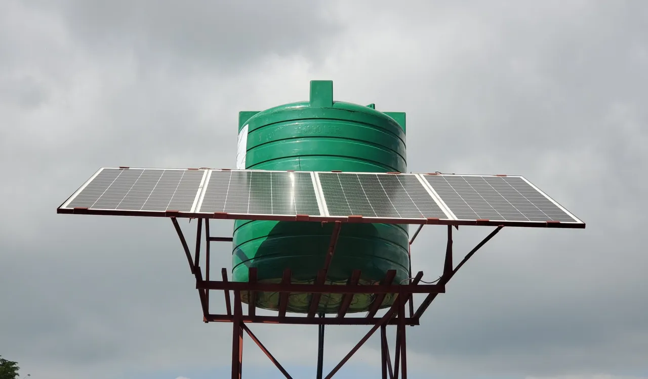 Respetuoso con el medio ambiente y al servicio de miles de beneficiarios: La Ligadel MundoIslamico lanza un nuevo proyecto de suministro de agua alimentado por energía solar en la República de Malaui.