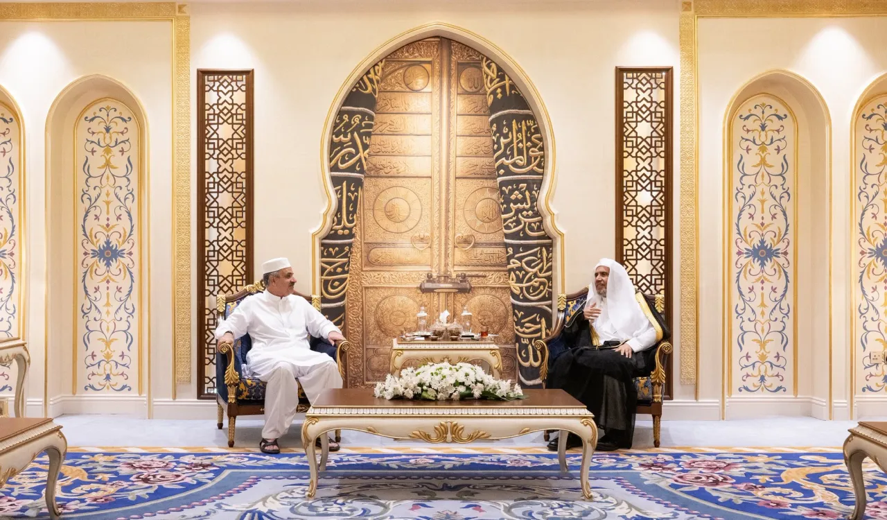 جناب دبیرکل، رئیس انجمن علمای مسلمان، آقای دکتر شیخ محمد العیسی ، از جناب رئیس دیوان عالی جمهوری اسلامی پاکستان، قاضی یحیی افریدی استقبال کرد.