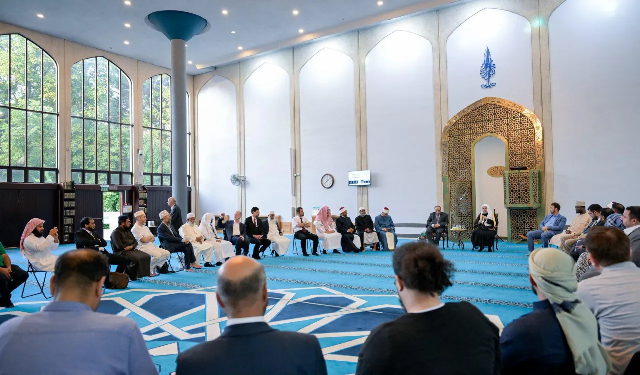 القيادات الإسلامية البريطانية تستقبل الأمين العام لرابطة العالم الإسلامي في المركز الإسلامي في العاصمة لندن