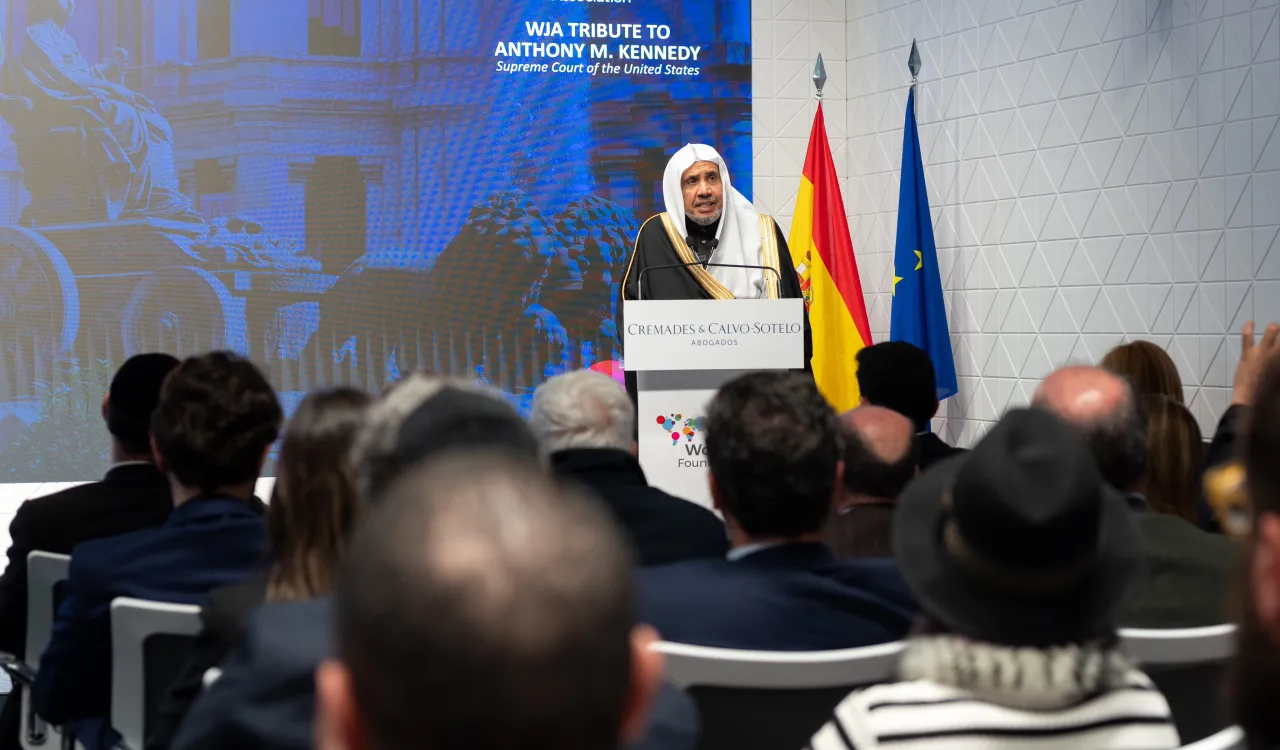 میڈرڈ میں انٹرنیشنل ایسوسی ایشن آف جیورسٹس نے عزت مآب شیخ ڈاکٹر محمد العیسی کو ”امن کے لئے مذاہب“ کے عنوان سے لیکچر کے لئے مدعو کیا