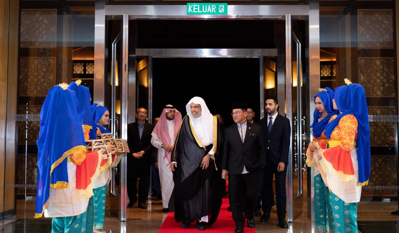 جناب دبیر کل، آقای دکتر شیخ محمد العیسی اکنون وارد پایتخت کوالالامپور شد که مورد استقبال جناب وزیر به ریاست هیئت دولت