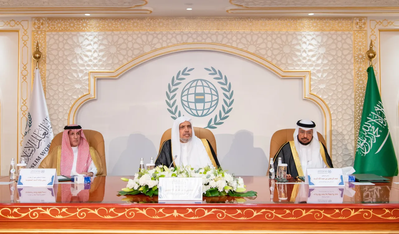 رابطہ عالم اسلامی کے مرکزی دفتر مکہ مکرمہ میں اسلامی نیوز ایجنسیوں اور متعدد بین الاقوامی ایجنسیوں کے نمائندوں کے وفد کا استقبال.. وفد کی قیادت سعودی پریس ایجنسی کے صدر ڈاکٹر فہد آل عقران نے کی۔