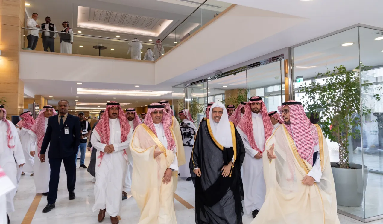  وزارت آموزش و پرورش مملکت عربستان سعودی میزبان یک نشست بین‌المللی با سخنرانی دبیرکل سازمان همبستگی جهان اسلام، و رئیس انجمن علمای مسلمان و رئیس اتحادیه دانشگاه‌های اسلامی، شیخ دکتر محمد العيسى