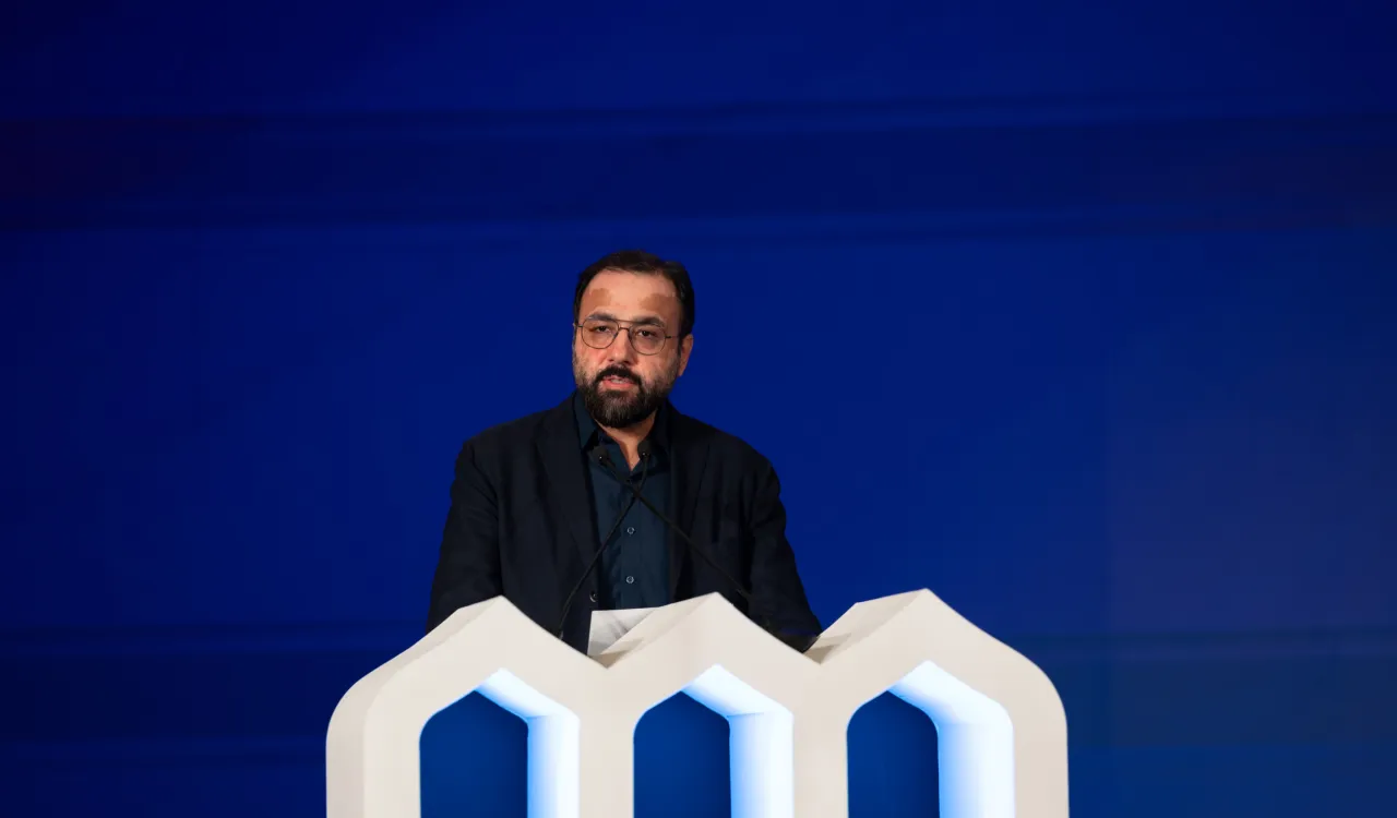 Le Ministre fédéral des affaires religieuses et de l’harmonie interreligieuse du Pakistan, M. Chaudhry Salik Hussain, lors de l’inauguration de la deuxième édition de la Conférence ConstruireDesPontsEntreLesÉcoled
