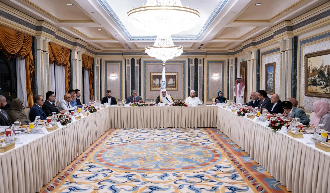 Para pemimpin Muslim Inggris bertemu dengan Yang Mulia Sekretaris Jenderal Liga Muslim Dunia di Madinah