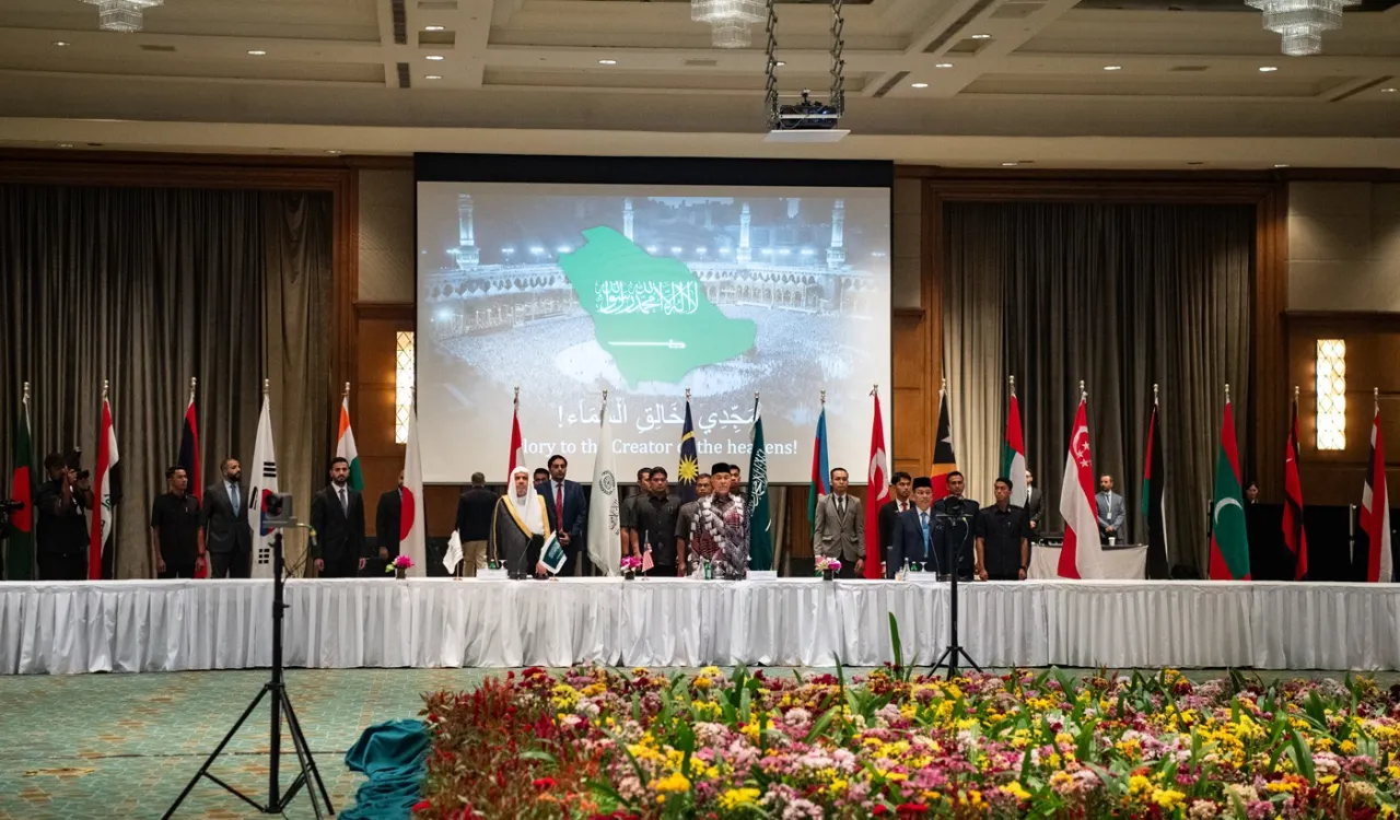 برعاية دولة رئيس الوزراء الماليزي الأمين العام لرابطة العالم الإسلامي يدشن مجلس علماء آسْيان