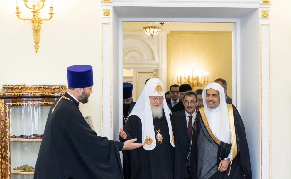 Ce matin à Moscou : «Sommet historique» dans la cathédrale orthodoxe entre le Secrétaire général  de la Ligue Islamique Mondiale D. Mohammad Alissa et le Patriarche de Moscou Cyrille Premier en présence de grands responsables religieux de Russie.