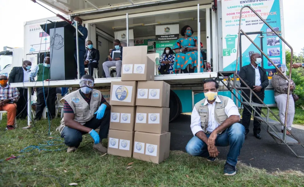 En Afriquedusud, la LIM a lancé, en coopération avec le Ministère de la santé, une campagne de sensibilisation au Covid19, a distribué 10 000 kits de soin et de matériel préventif. Elle a également fourni une aide alimentaire aux plus démunis.