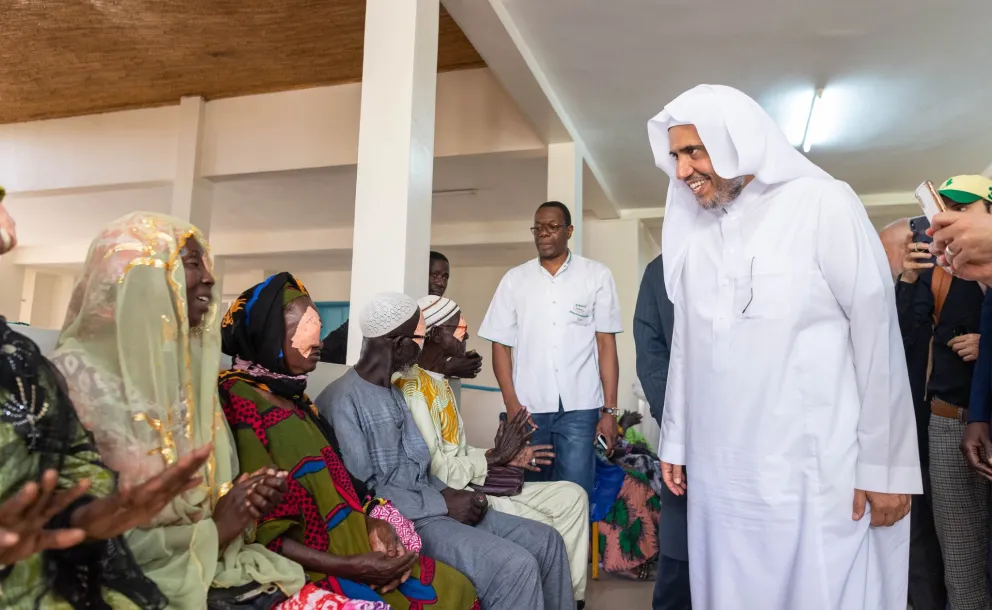 La LIM finance des soins médicaux à travers le monde, comme le traitement de la cataracte à l'hôpital de Dakar. L'initiative a profité à des centaines de patients sénégalais dans le besoin. 