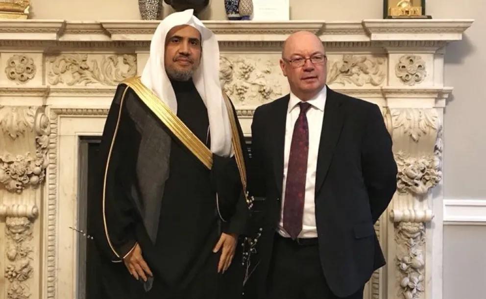 Le  SG a rencontré à Londres le Secrétaire d'Etat anglais M. Alistair Burt et le Lord Wolf Président du Comité des religions et des croyances dans la vie publique; il a présidé ensuite le Conseil d'admnistration du Centre islamique d'Edimbourg.