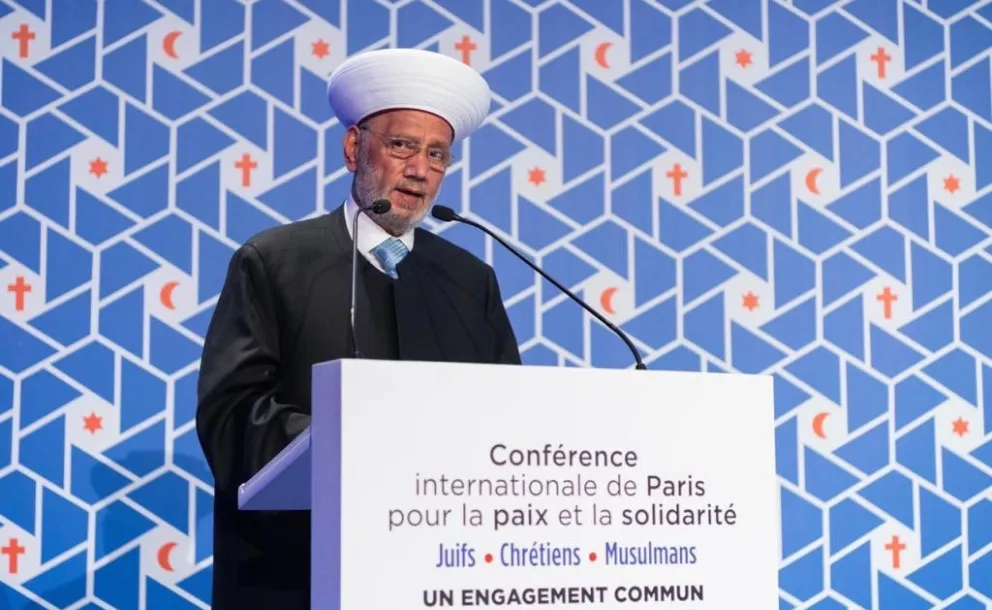 Le Mufti du Liban cheikh Abdelafif Dériane lors du Congrès Paris Solidarité Paix ; sachant que le Liban est le pays au monde qui a la plus grande diversité religieuse avec près de 18 communautés.