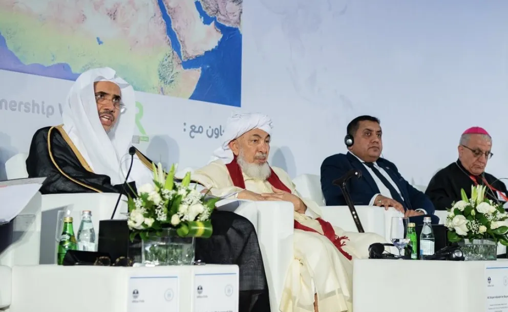 Le Secrétaire général de la Ligue Islamique Mondiale, D. Mohammad Alissa comme principal intervenant durant le sommet "Les dialogues nationaux " tenu aujourd’hui à Abu Dhabi