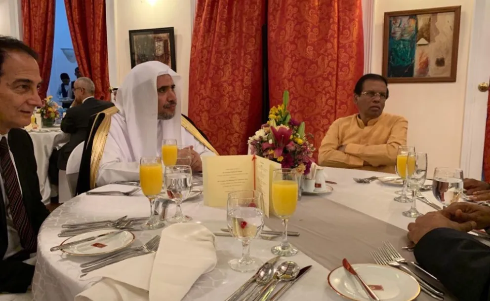 Le Président sri lankais a célébré la venue du Secrétaire général de la Ligue Islamique Mondiale par un dinner d’honneur en présence de grandes personnalités politiques et diplomatiques.