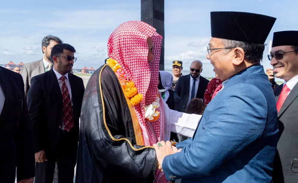 Mohammad Alissa est arrivé à Bali, lieu du Sommet du G20 de cette année pour présider le Sommet du Groupe des   Religions SommetR20. Il a été reçu par le Gouverneur de Bali