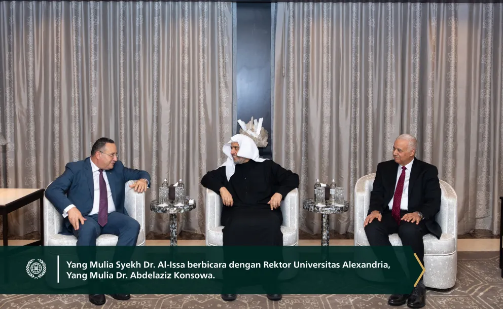 Yang Mulia Sekretaris Jenderal LMD, Yang Mulia Syekh Dr.  Mohammed Al-issa  , menerima Rektor Universitas Alexandria, Yang Mulia Dr. Abdelaziz Konsowa, dan Rektor Universitas Al-Alamein, Yang Mulia Dr. Essam El-Kordi