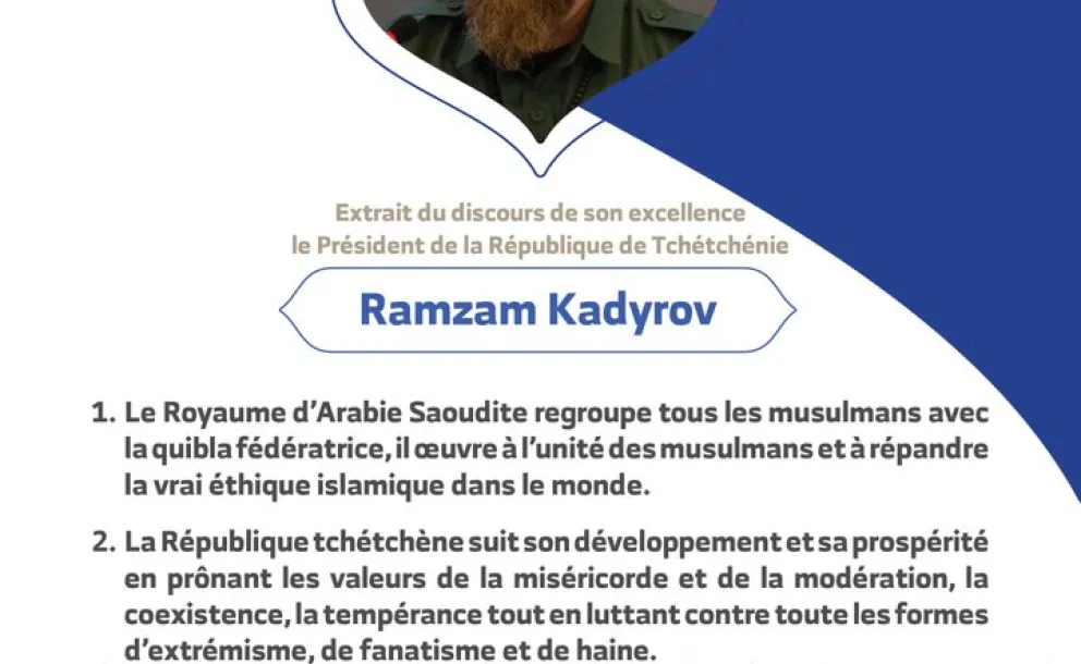 Ramzan Kadyrov parlant devant