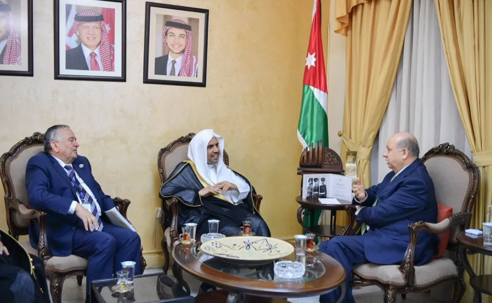 Le Ministre de la culture jordanien  recevant le Secrétaire Général de la Ligue Islamique Mondiale dans son bureau à Amman où ils ont traité de divers sujets d’intérêt commun.