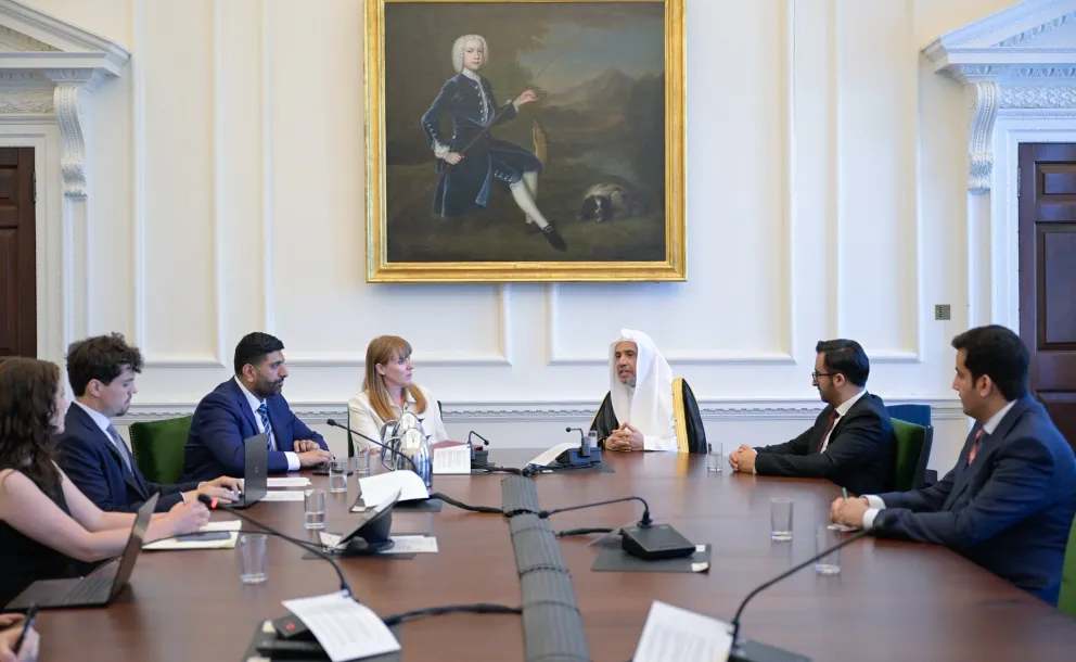 La viceprimera ministra del Reino Unido, la Sra. Angela Rayner, se reunió con el Sheij Mohammed Al-Issa