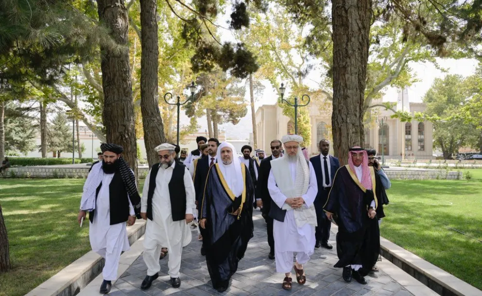 À l’occasion de la première visite officielle de la Ligue islamique mondiale à Kaboul.  Le vice-Premier ministre afghan organise un déjeuner en l’honneur du Secrétaire général de la Ligue islamique mondiale