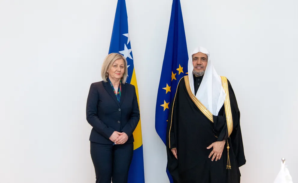 La Première ministre de Bosnie-Herzégovine, Mme Borjana Kristo, a reçu au siège du Gouvernement à Sarajevo, le Secrétaire général, président de l'Organisation des savants musulmans, cheikh  Mohammed Al-Issa.