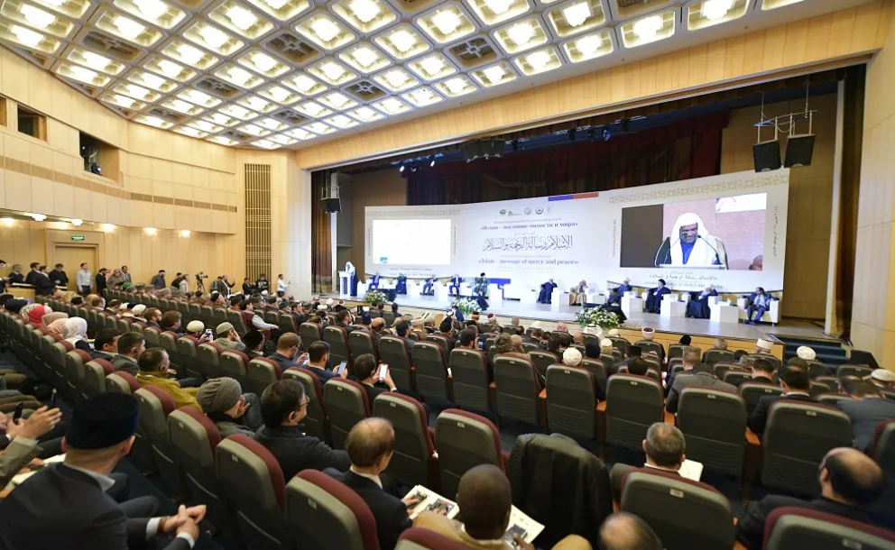 Cheikh Abdelatif Deriane Mufti du Liban à Moscou au congrès de la Ligue où il a présenté l’appel de l’Islam à la miséricorde et la paix.